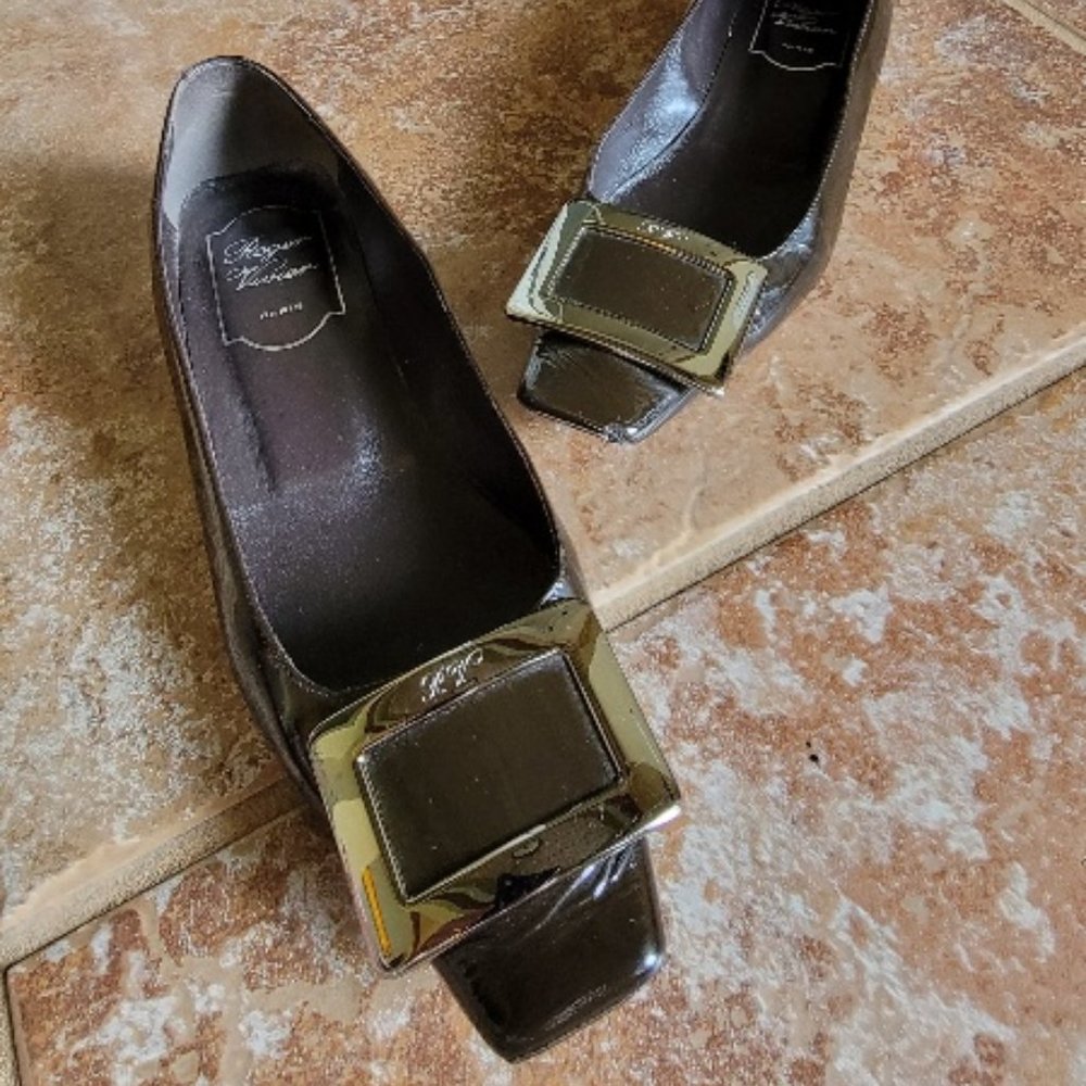 Roger Vivier Brown Patent Leather Shoes European Sz. 35.5